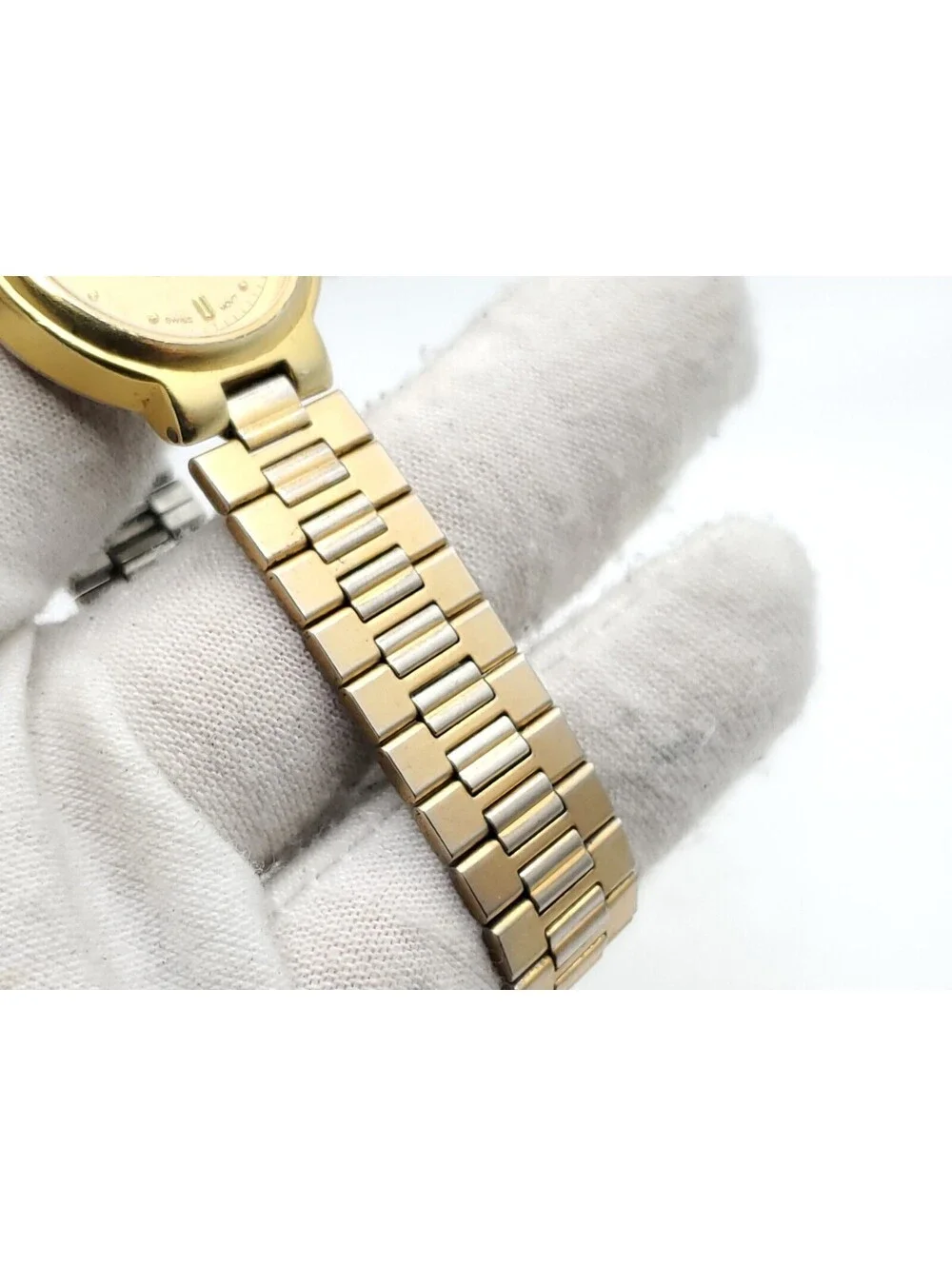 Vintage Elgin Quartz Womens Watch New Battery Gold Tone Adjustable Band 24mm